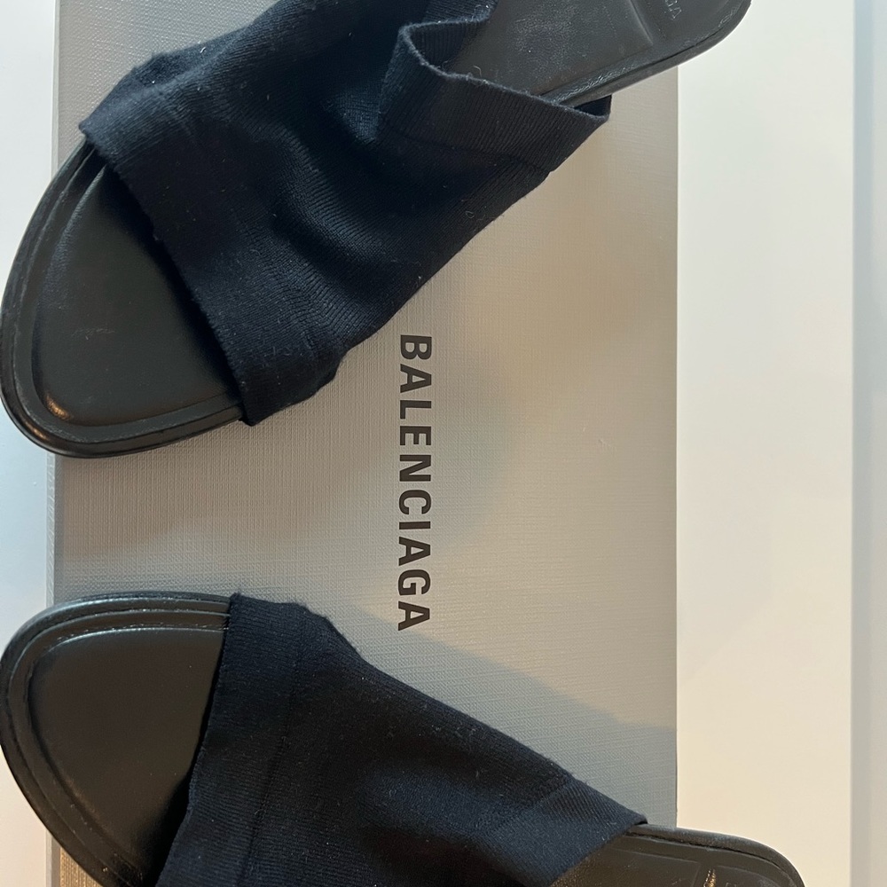 New with tag Balenciaga size 9b originally $775.00